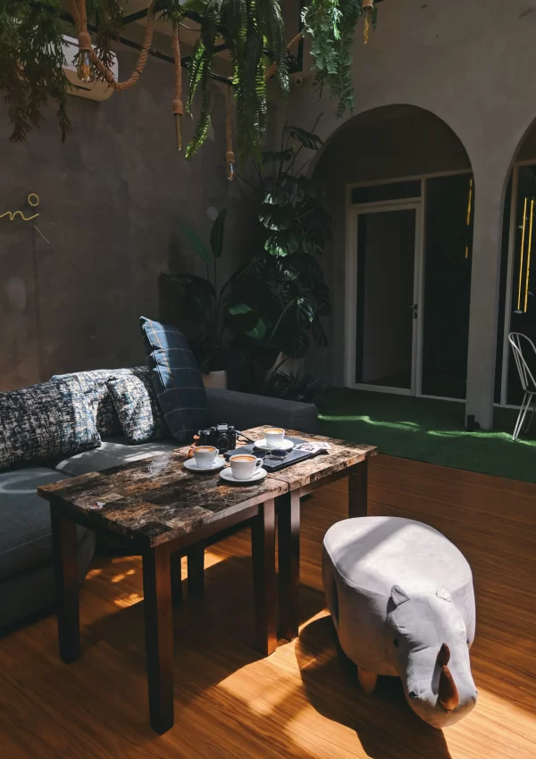 How to build your own farmhouse-style coffee table with reclaimed wood