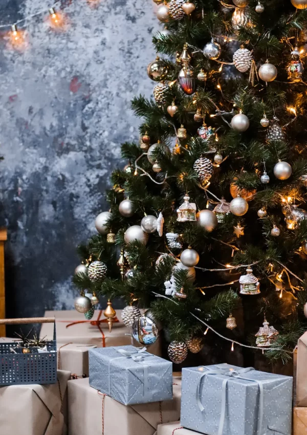 Christmas tree with white and silver theme